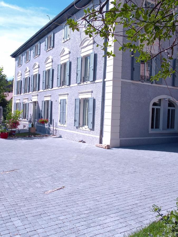 A Deux Pas Du Rheby Hotel Villebois Ngoại thất bức ảnh