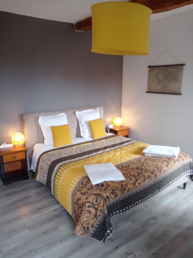 A Deux Pas Du Rheby Hotel Villebois Ngoại thất bức ảnh