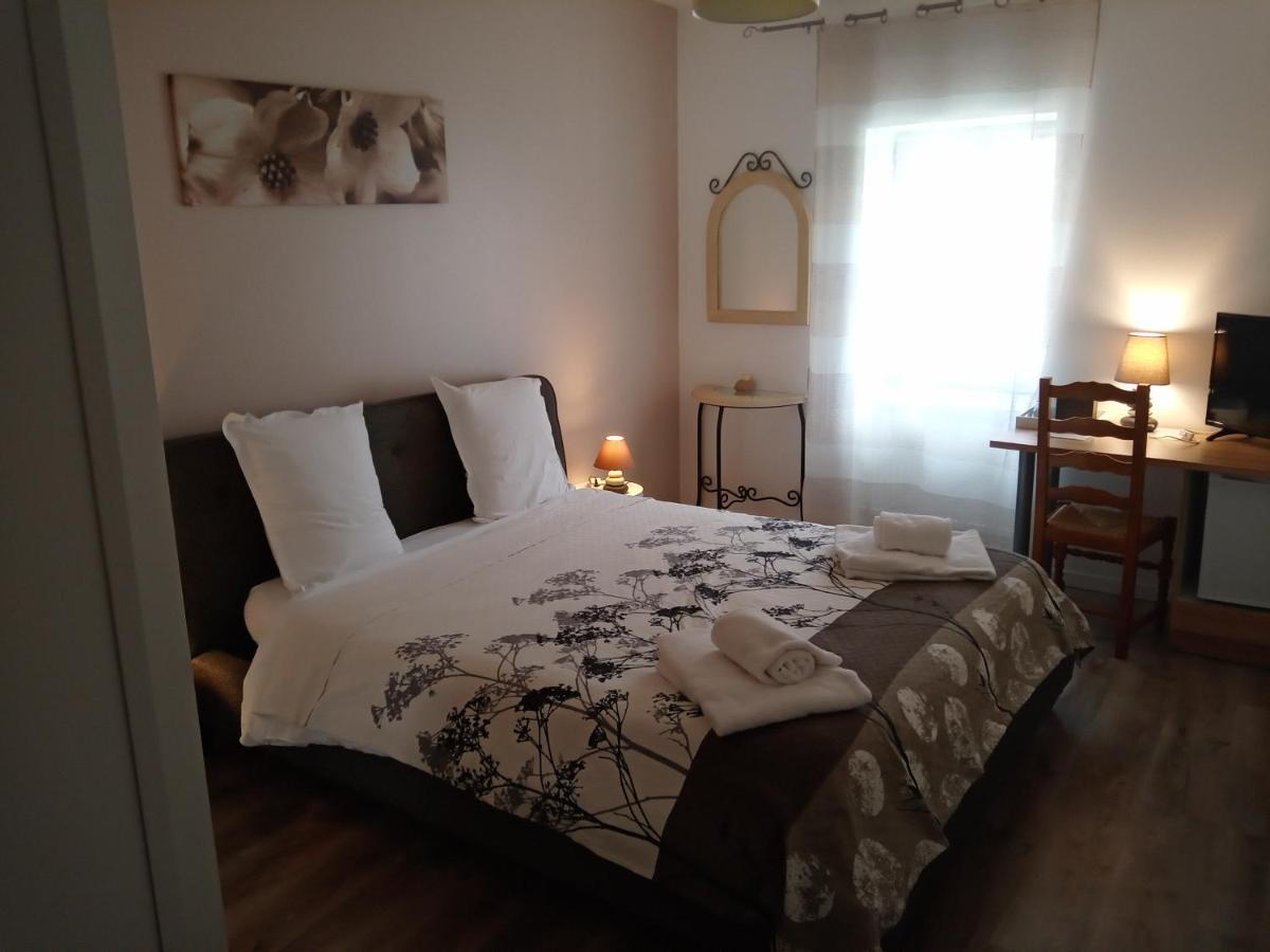 A Deux Pas Du Rheby Hotel Villebois Ngoại thất bức ảnh