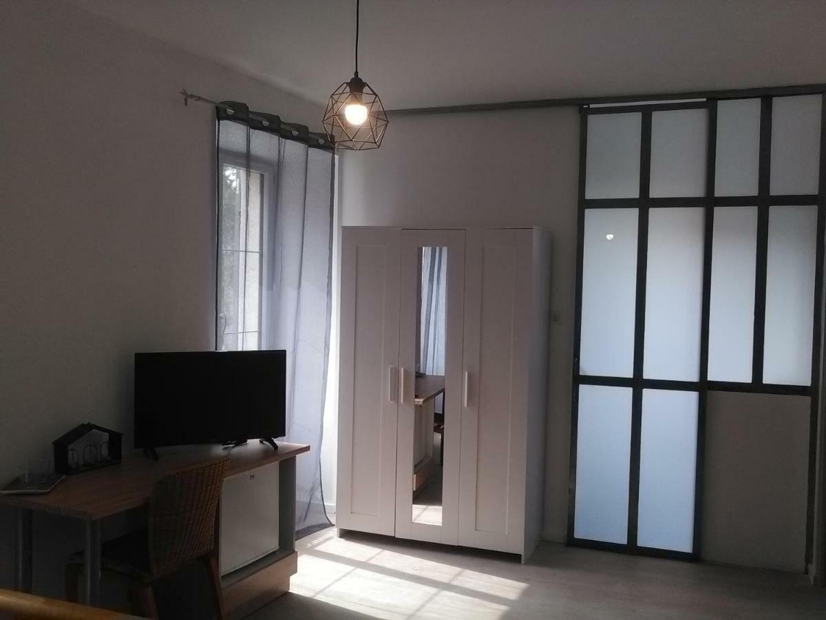 A Deux Pas Du Rheby Hotel Villebois Ngoại thất bức ảnh